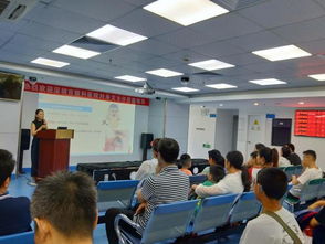 蛇口人民醫院黨委書記秦波與劉身文醫師接力公益宣教，構筑健康新篇章